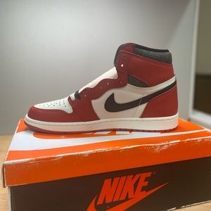 BRAND NEW NEVER WORN Air Jordan 1 Retro High OG “Chicago Lost and Found” SZ 10